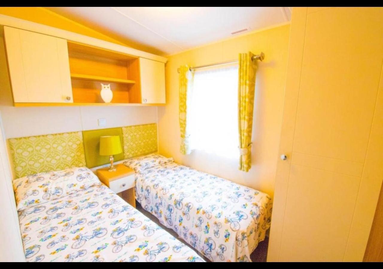 فندق Mp124 - Camber Sands Holiday Park - Sleeps 6 - Full Decking - Beautiful Marsh Views المظهر الخارجي الصورة